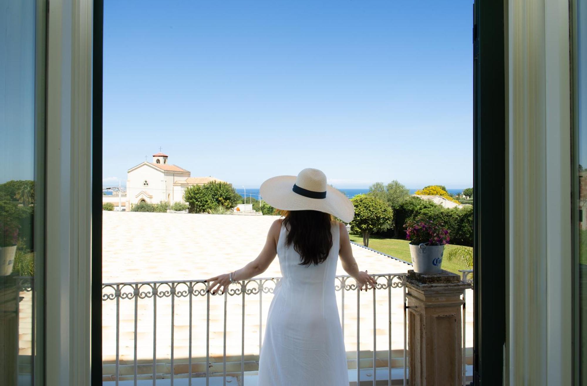 Isola Charm B&B - A Historic Villa Near Punta Del Pero Beach Syrakus Exterior foto